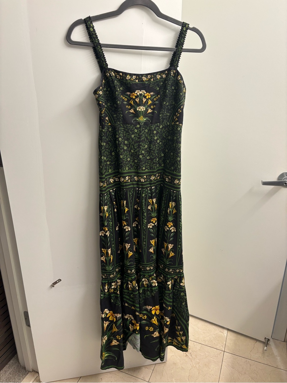 Black Flowers Arch LENZING™ ECOVERO™ Euroflax™ Maxi Dress - Picture 5 of 9